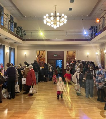 Divadelní bazar a vánoční benefiční pohádka